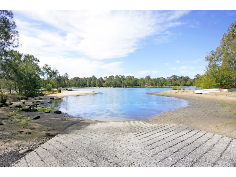 39 Dale Ave, Chain Valley Bay NSW 2259