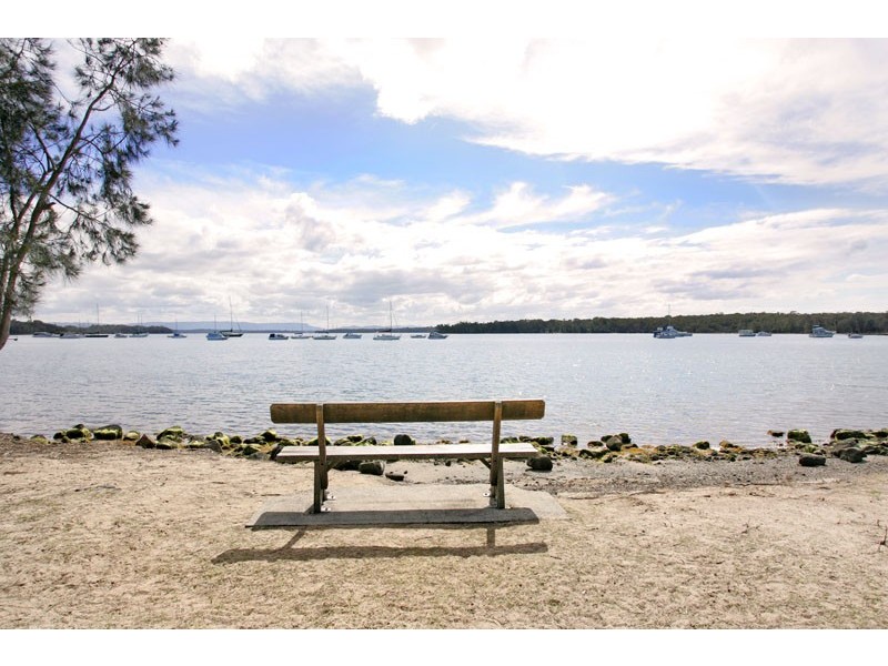 39 Dale Ave, Chain Valley Bay NSW 2259