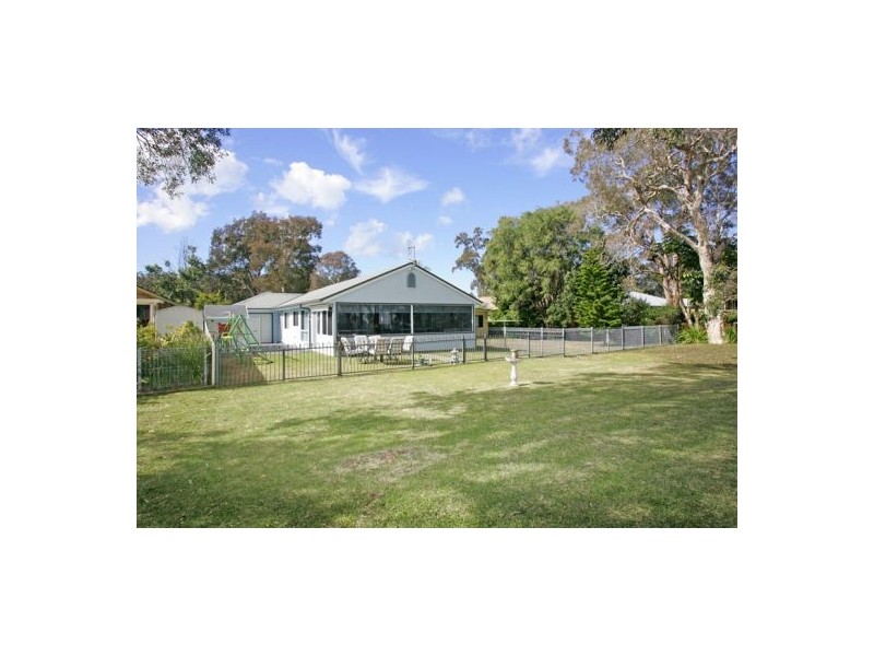 14 Sunset Pde, Chain Valley Bay NSW 2259