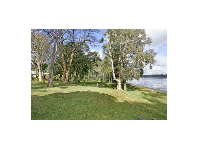14 Sunset Pde, Chain Valley Bay NSW 2259