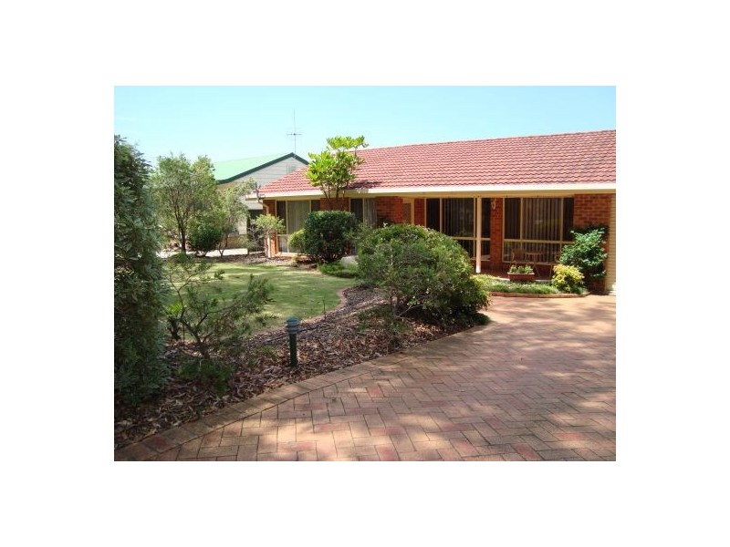26 Albert Warner Dr, Warnervale NSW 2259