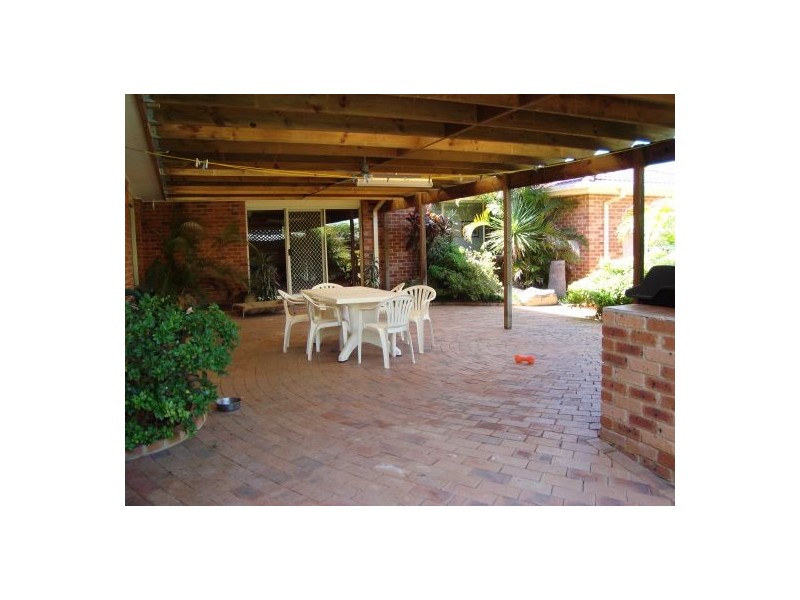 26 Albert Warner Dr, Warnervale NSW 2259
