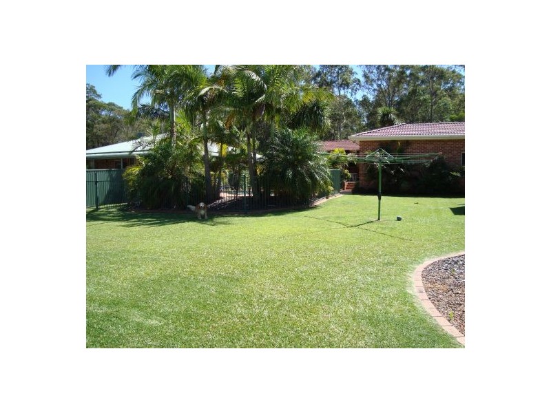 26 Albert Warner Dr, Warnervale NSW 2259