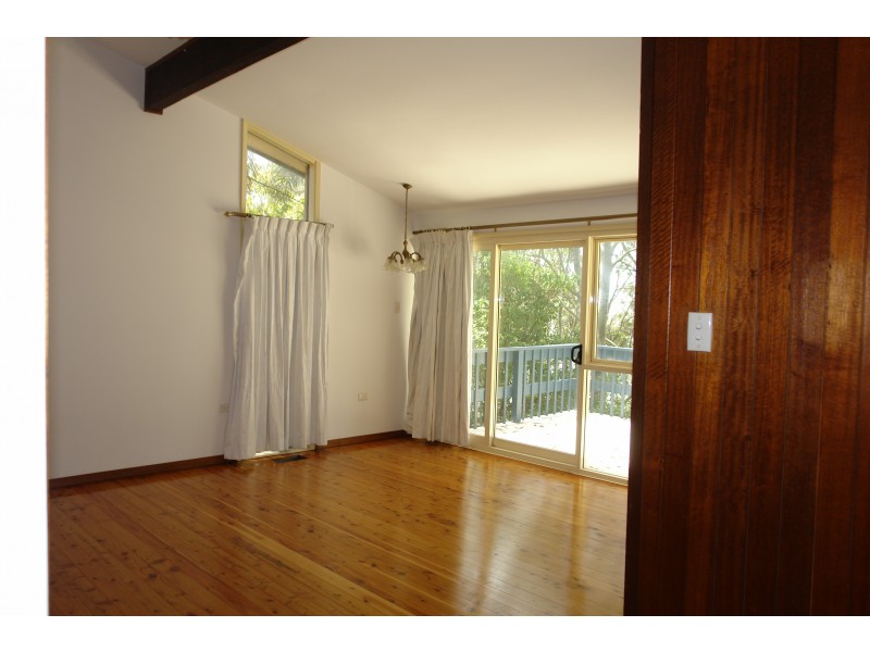 142 Tuggerawong Road, Wyongah NSW 2259