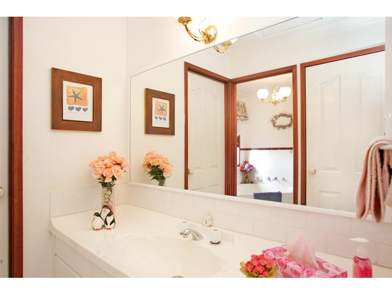 17 Guardian Road, Watanobbi NSW 2259