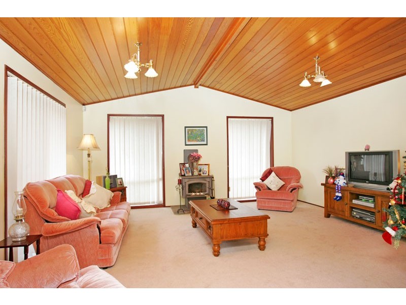 17 Guardian Road, Watanobbi NSW 2259