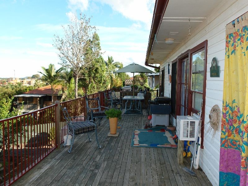 8 Arthur Drive, Wyong NSW 2259