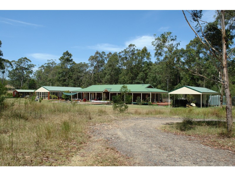 242 Durren Road, Jilliby NSW 2259