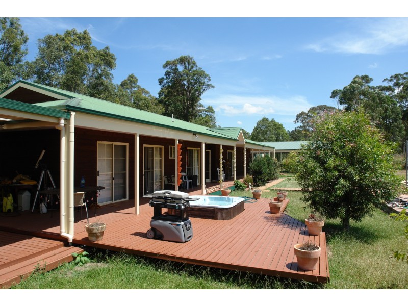 242 Durren Road, Jilliby NSW 2259