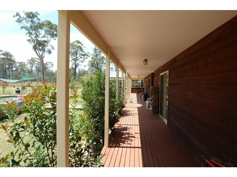 242 Durren Road, Jilliby NSW 2259