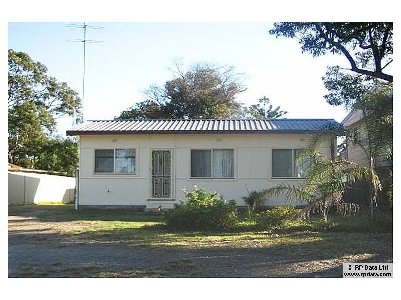 15 Murraba Crescent, Gwandalan NSW 2259