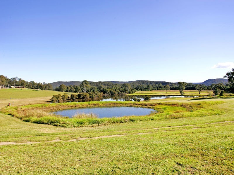 32  Dickson Road, Jilliby NSW 2259