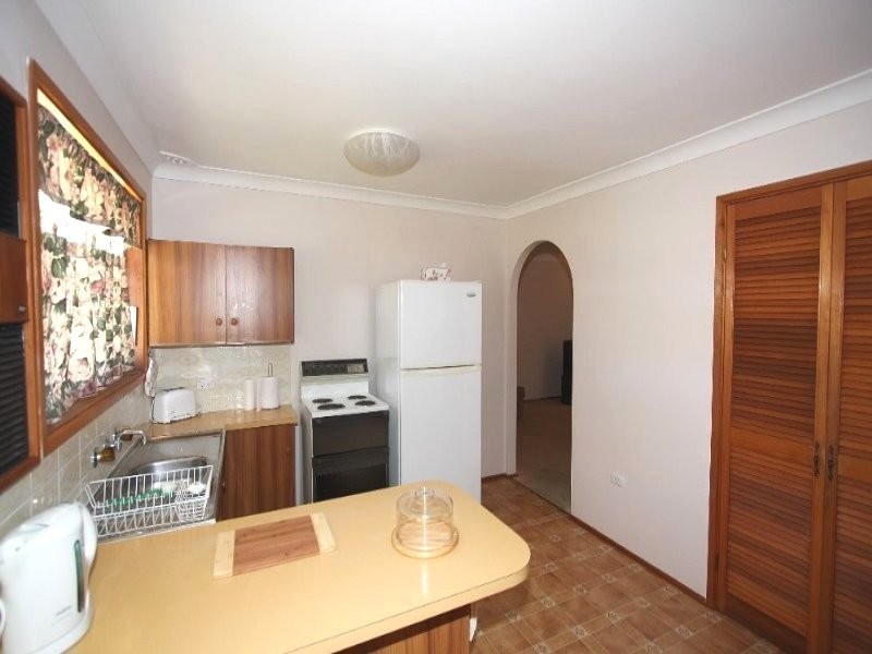 14 Manoa Road, Budgewoi NSW 2262