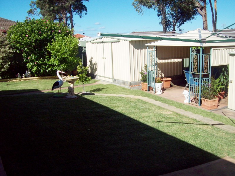 41 St Lawrence Avenue, Blue Haven NSW 2262