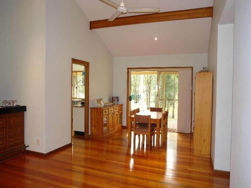 4 Burlington Ave, Jilliby NSW 2259