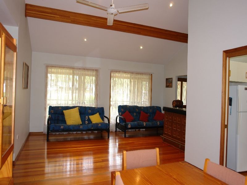 4  Burlington Ave, Jilliby NSW 2259