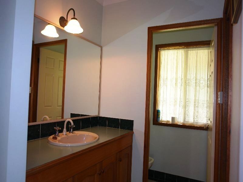 4  Burlington Ave, Jilliby NSW 2259