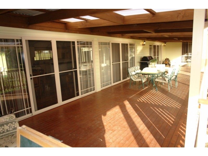 742 Smiths Road, Jilliby NSW 2259