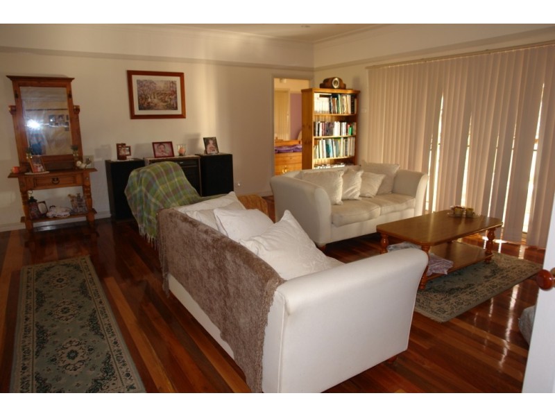 742 Smiths Road, Jilliby NSW 2259