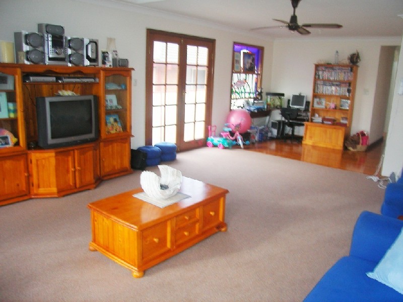 60 Phyllis Avenue, Kanwal NSW 2259