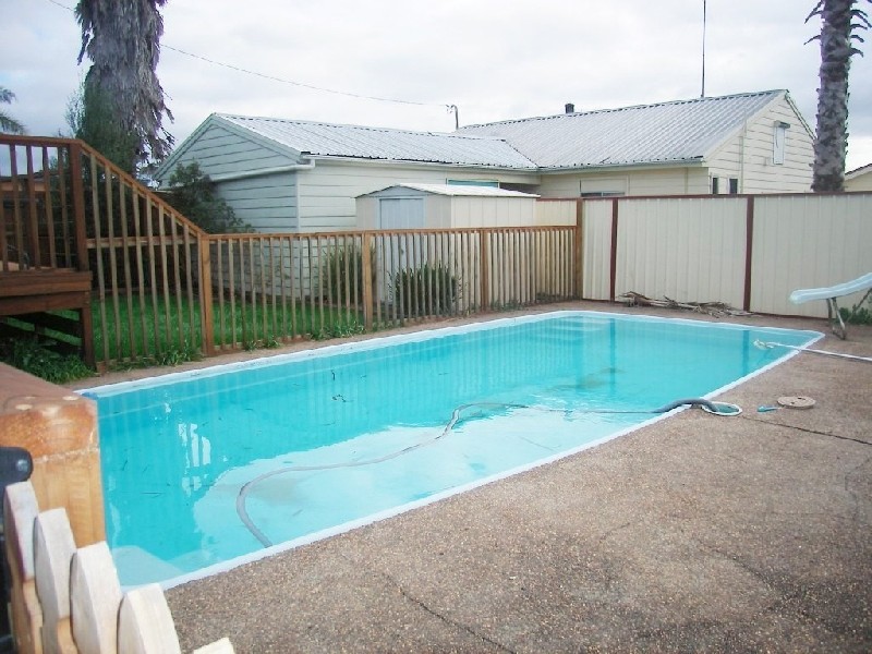 60 Phyllis Avenue, Kanwal NSW 2259