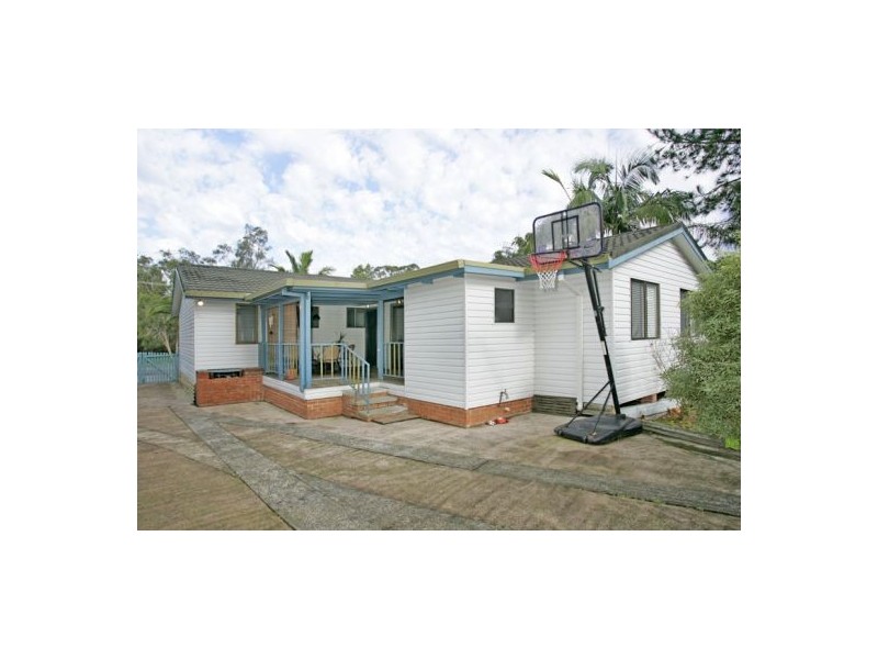 4 Hillcrest Ave, Tacoma NSW 2259