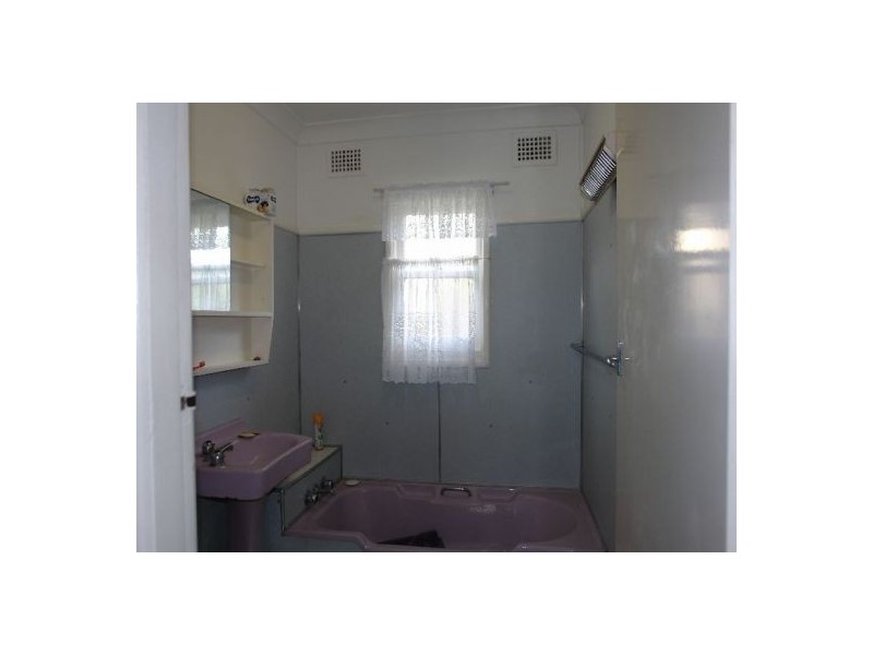 25 McDonagh Road, Wyong NSW 2259