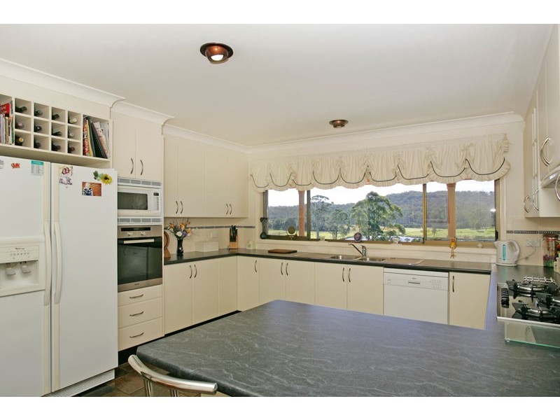 18 Dickson Road, Jilliby NSW 2259