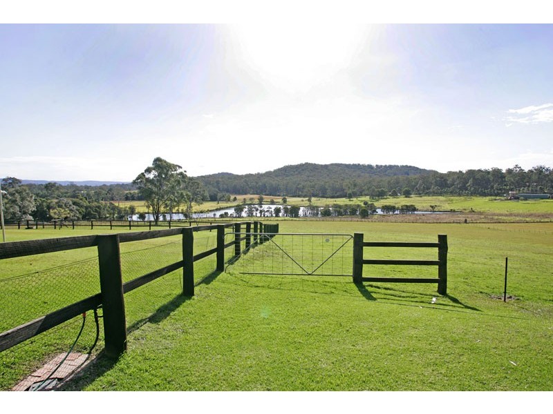 18 Dickson Road, Jilliby NSW 2259