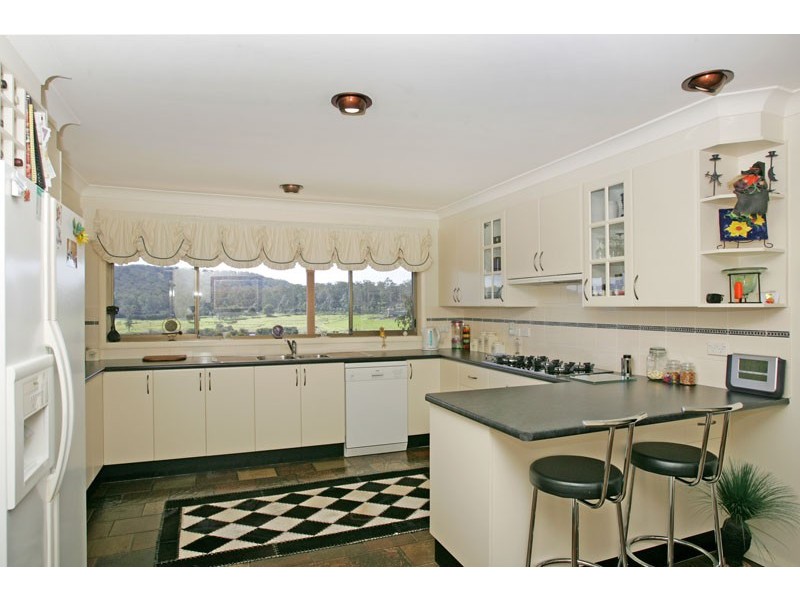 18 Dickson Road, Jilliby NSW 2259