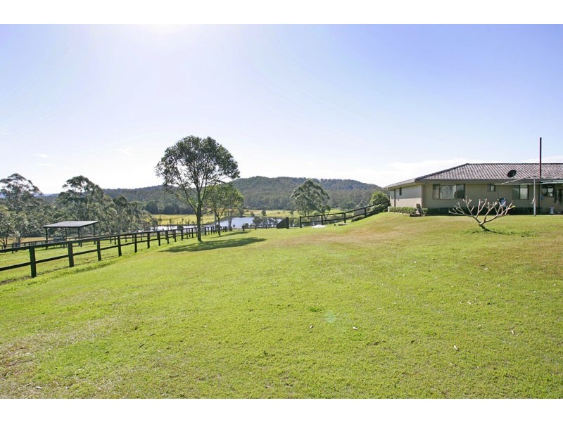 18 Dickson Road, Jilliby NSW 2259