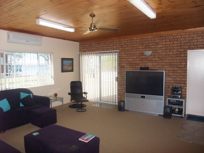 1 Prawn Beach Lane, Wyongah NSW 2259