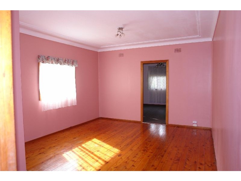 55 Pollock Ave, Wyong NSW 2259