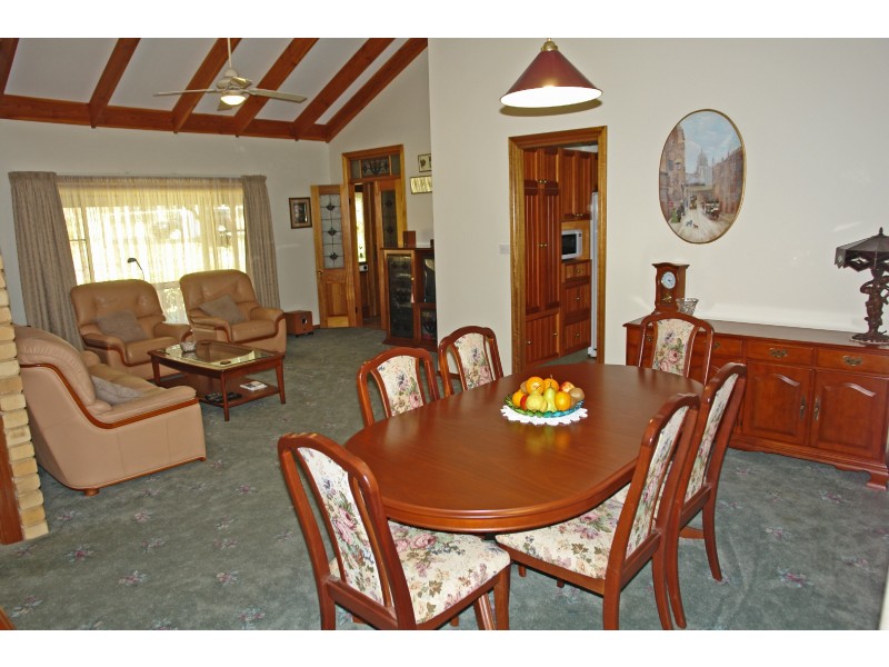 24  Parkridge Drive, Jilliby NSW 2259