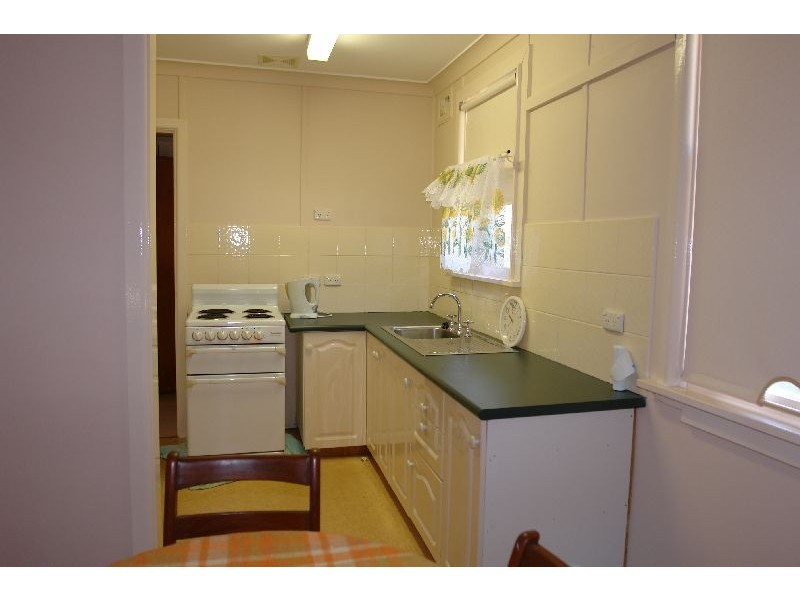 13 Owen Ave, Wyong NSW 2259