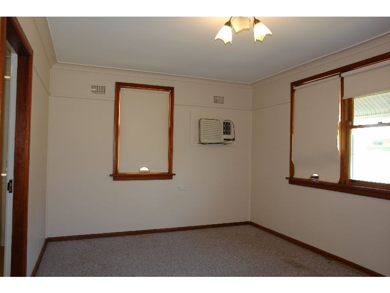 13 Owen Ave, Wyong NSW 2259