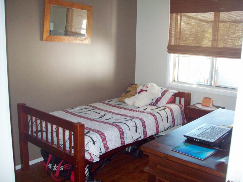 130 Vales Road, Mannering Park NSW 2259