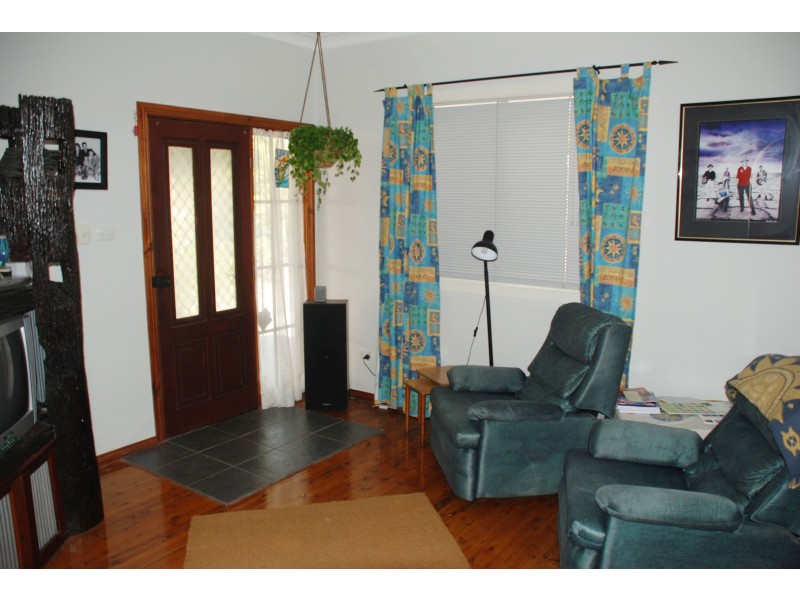 9 Windermere Avenue, Charmhaven NSW 2263