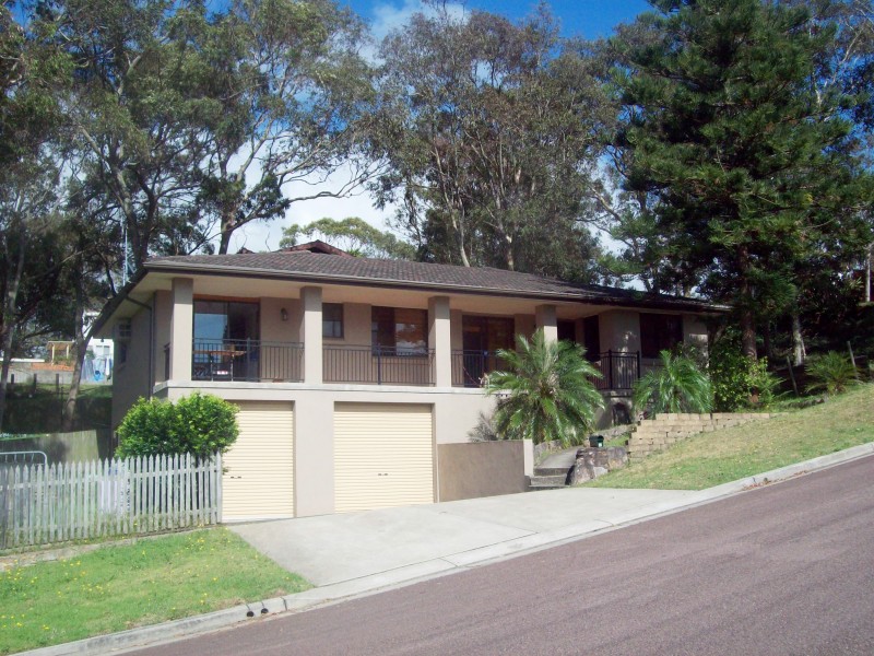 2 Leslie Avenue, Gorokan NSW 2263