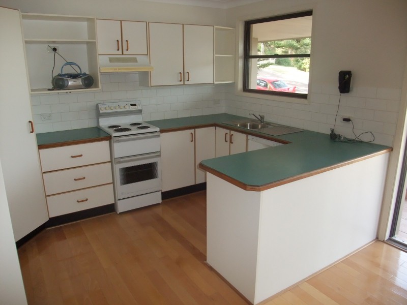 2 Leslie Avenue, Gorokan NSW 2263