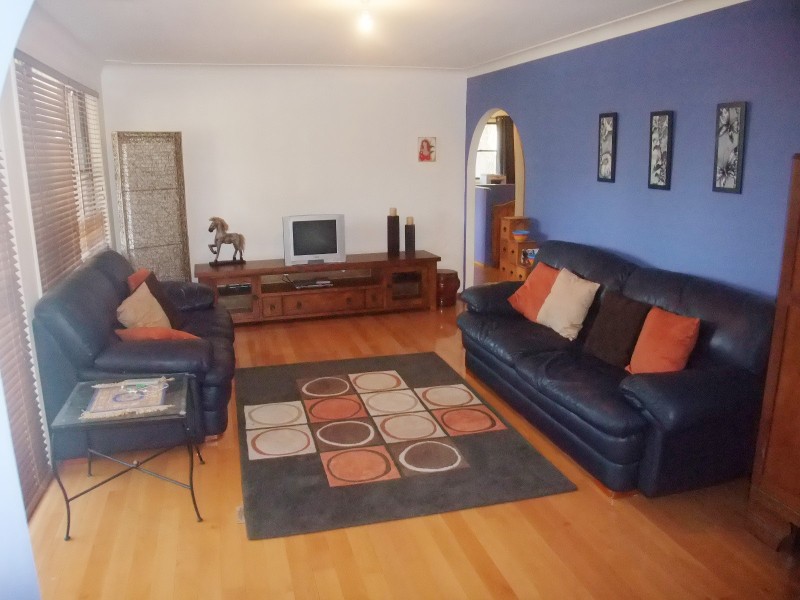 2 Leslie Avenue, Gorokan NSW 2263