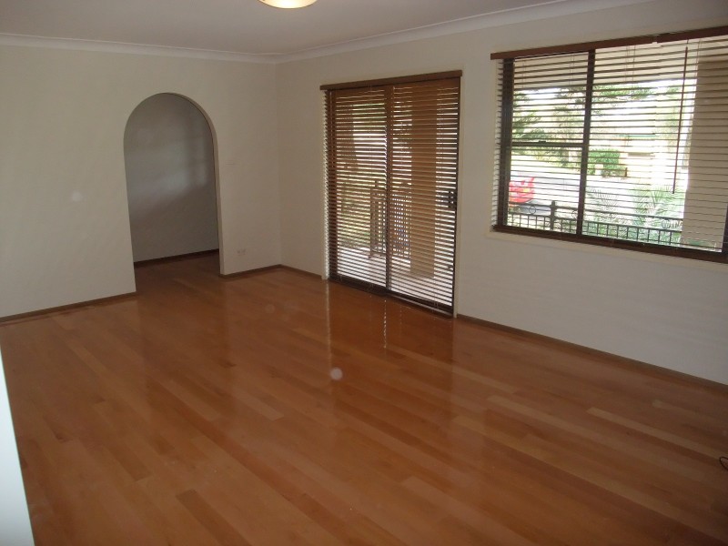 2 Leslie Avenue, Gorokan NSW 2263