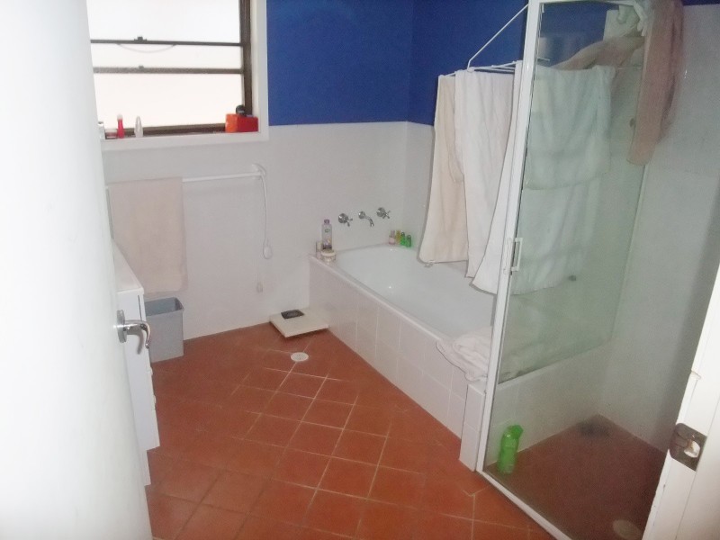 2 Leslie Avenue, Gorokan NSW 2263