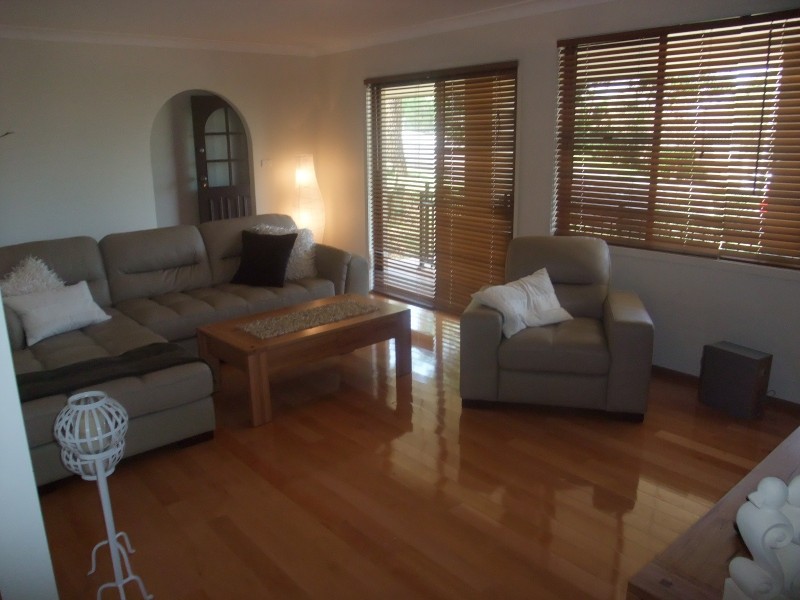 2 Leslie Avenue, Gorokan NSW 2263