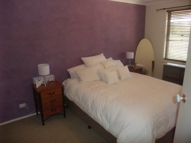 2 Leslie Avenue, Gorokan NSW 2263