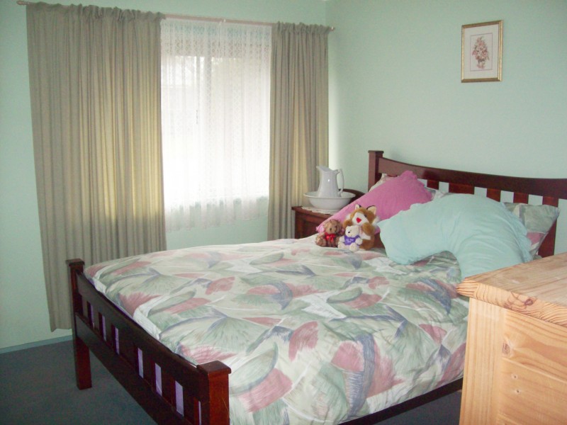 7 Blackswan Street, Berkeley Vale NSW 2261