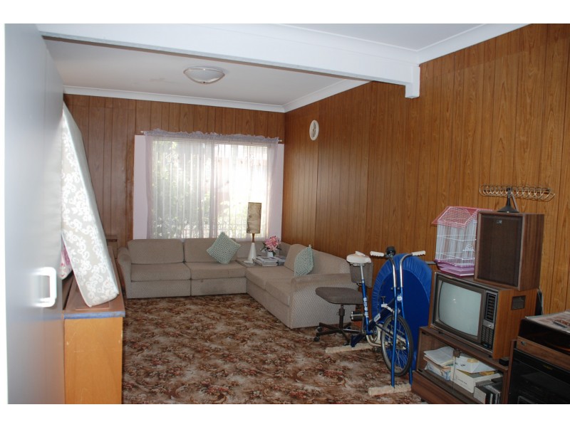 12 Windermere Avenue, Charmhaven NSW 2263