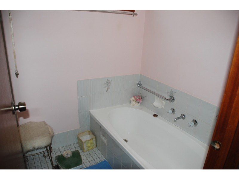 12 Windermere Avenue, Charmhaven NSW 2263