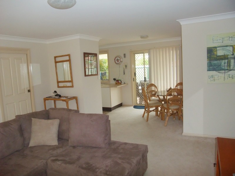 4/1 Jane Close, Lake Haven NSW 2263