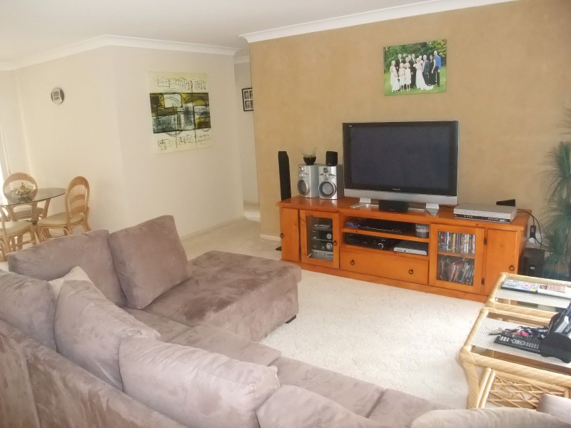 4/1 Jane Close, Lake Haven NSW 2263